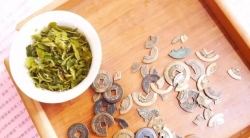 闽北有奇茶 铜钱碎成渣