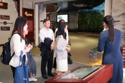 摩根士丹利中国区副主席胡霁光一行到访片仔癀药业