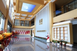 福越公司：翠竹破土立根基 实业开新谋远局